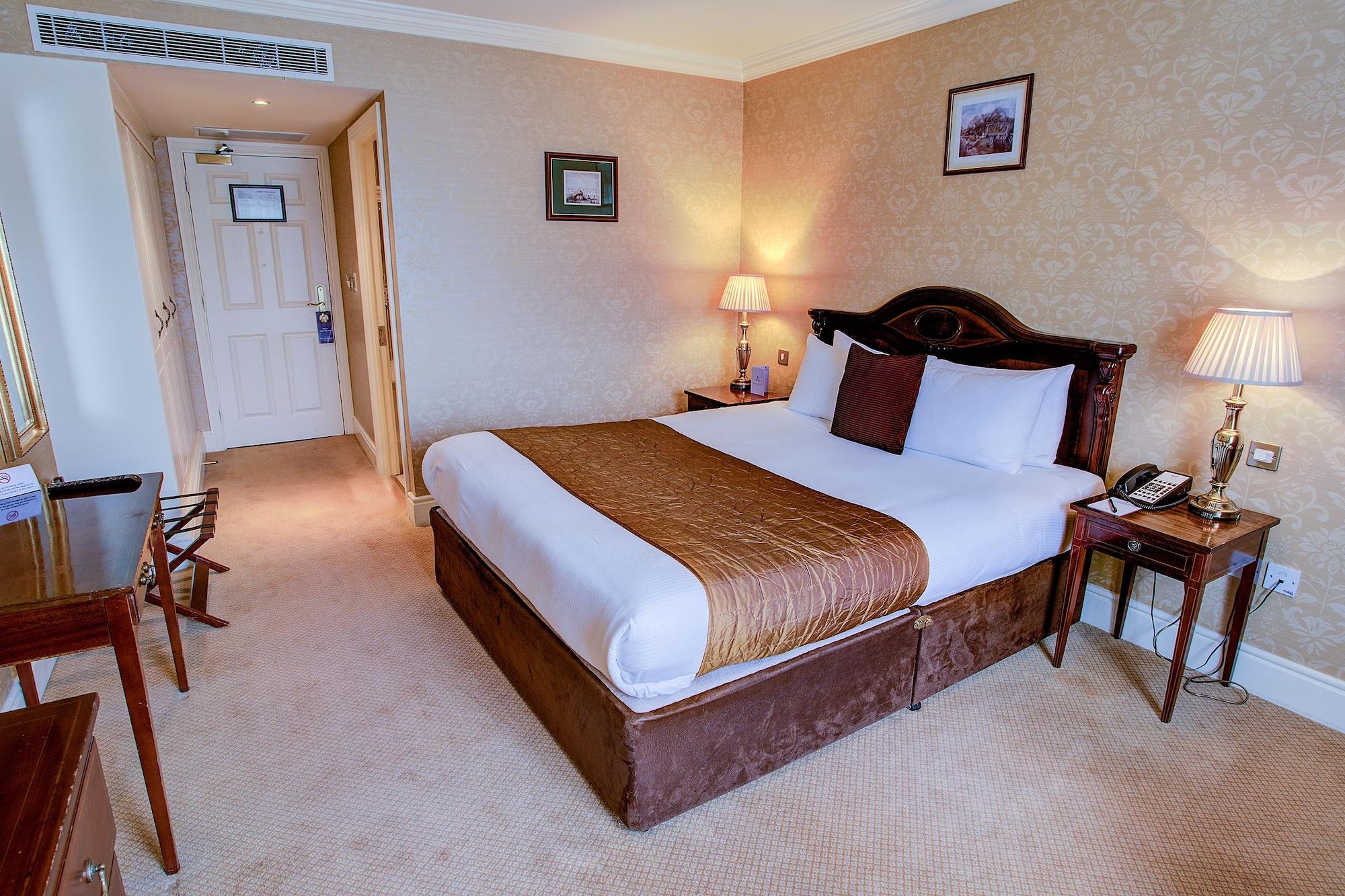 Finnstown Castle Hotel Lucan Ngoại thất bức ảnh
