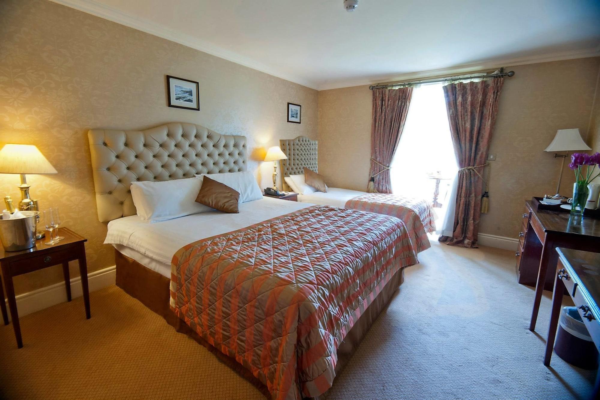 Finnstown Castle Hotel Lucan Ngoại thất bức ảnh