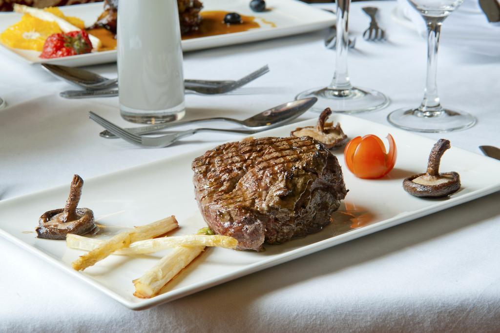 Finnstown Castle Hotel Lucan Ngoại thất bức ảnh