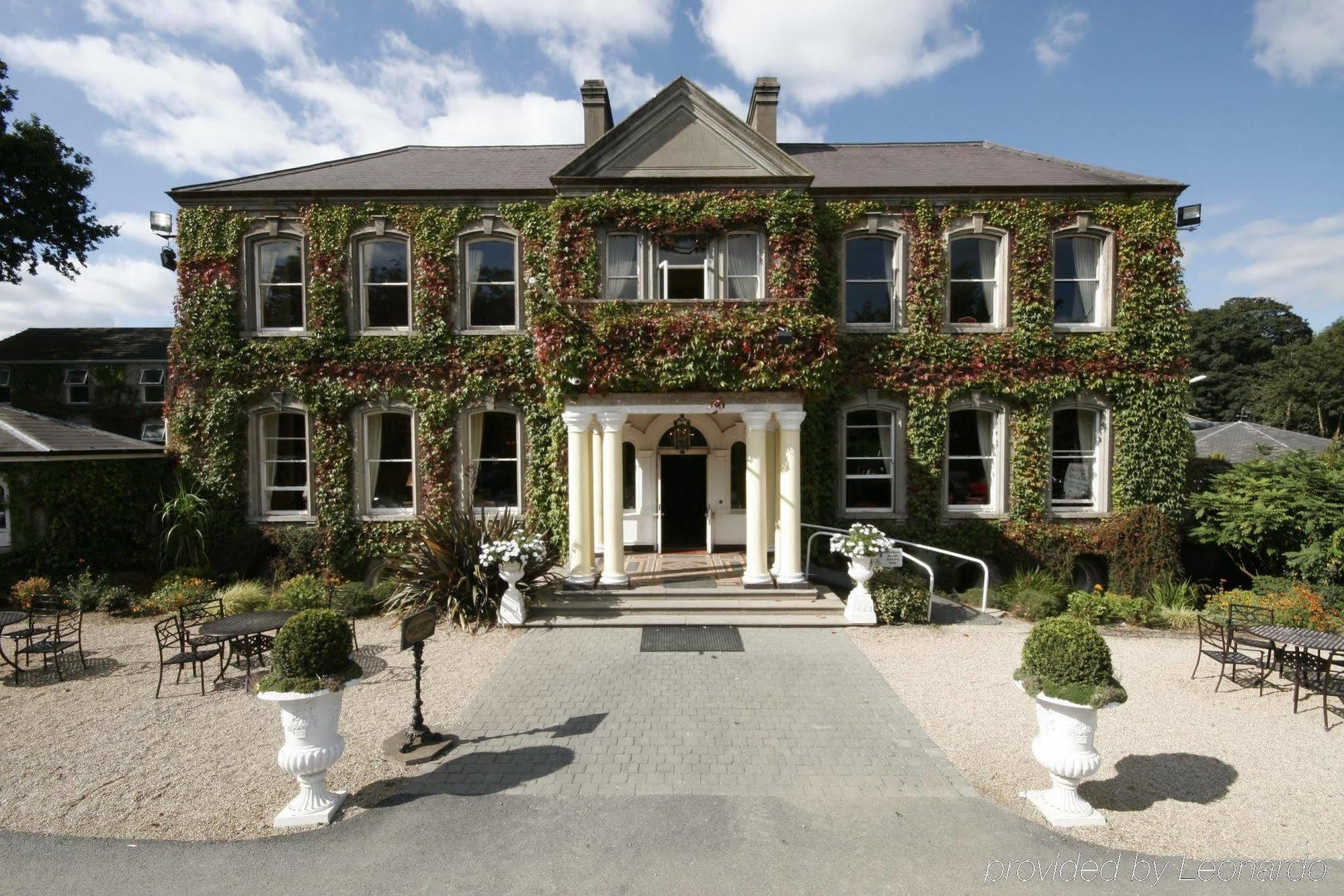 Finnstown Castle Hotel Lucan Logo bức ảnh